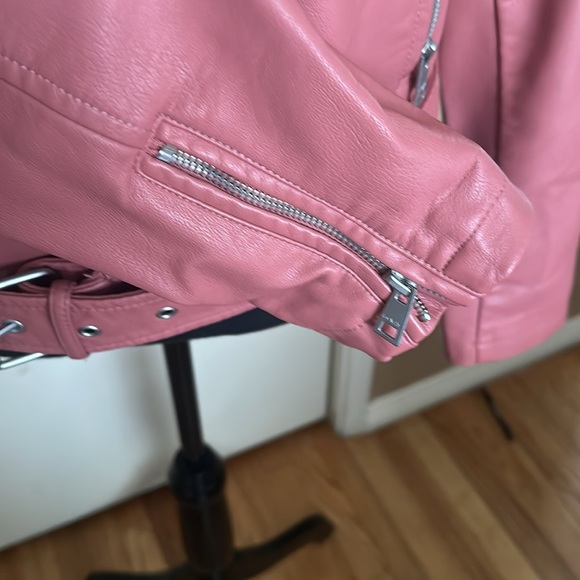 BELTED FAUX LEATHER MOTO JACKET - Picture 4 of 6